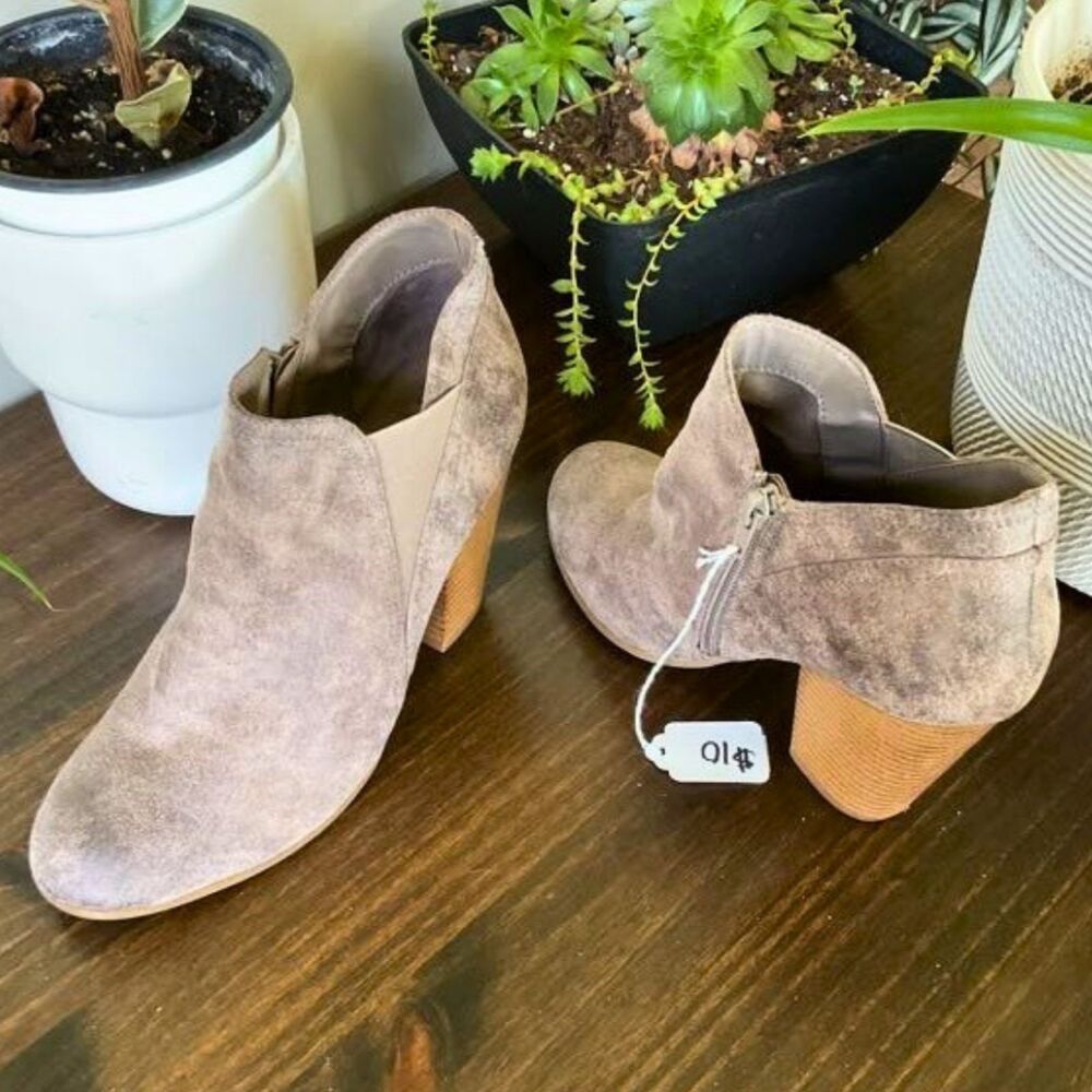 Fergalicious Panter Taupe Ankle Boot (7.5)